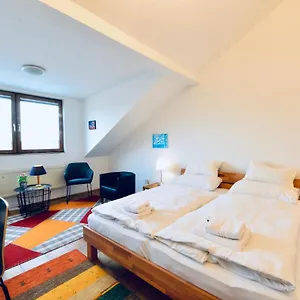 Charming Attic Near Messe And Center Vienna